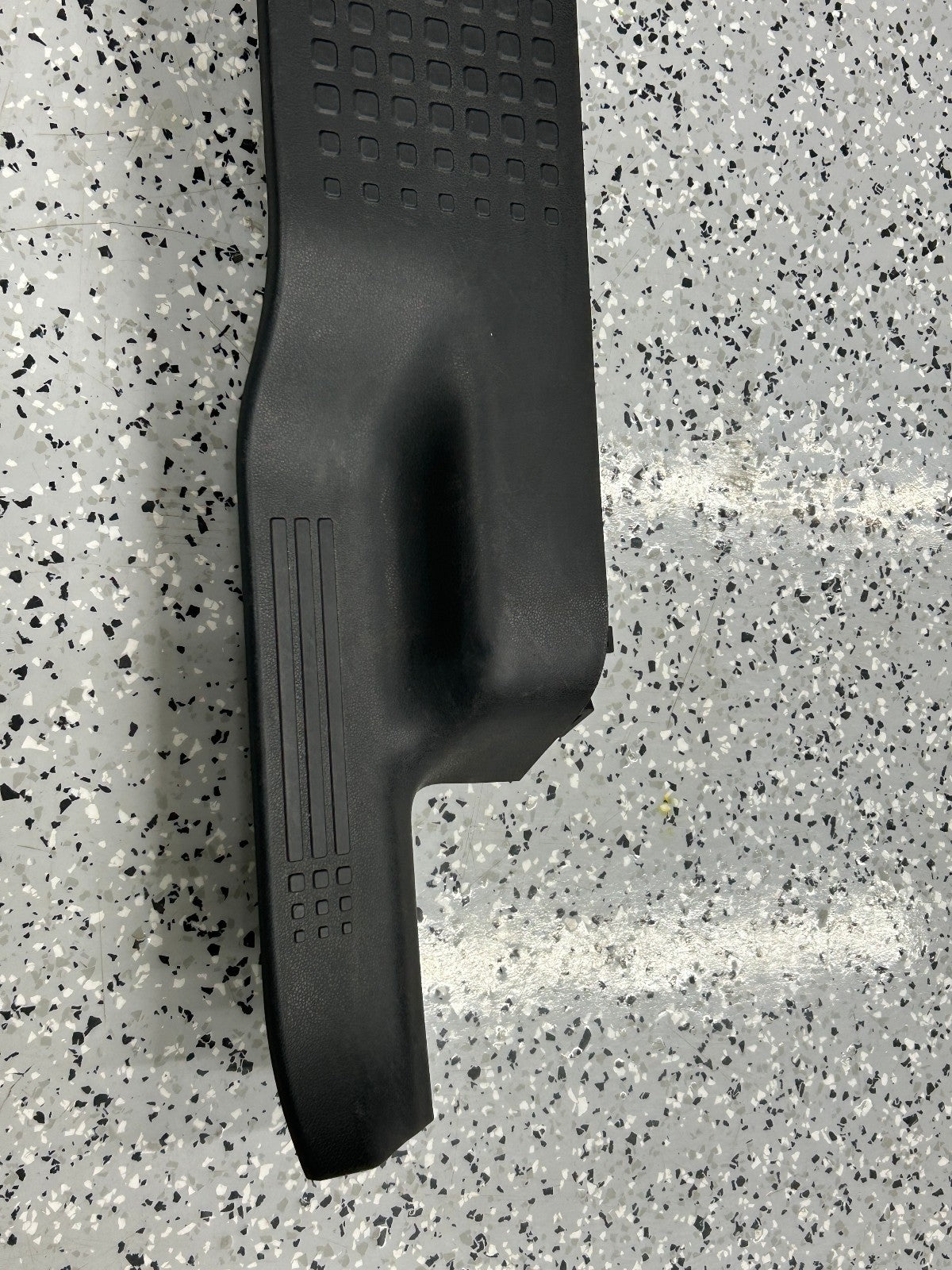 2009-2015 Honda Pilot Right Side Carpet Retainer Scuff Plate Garnish OEM