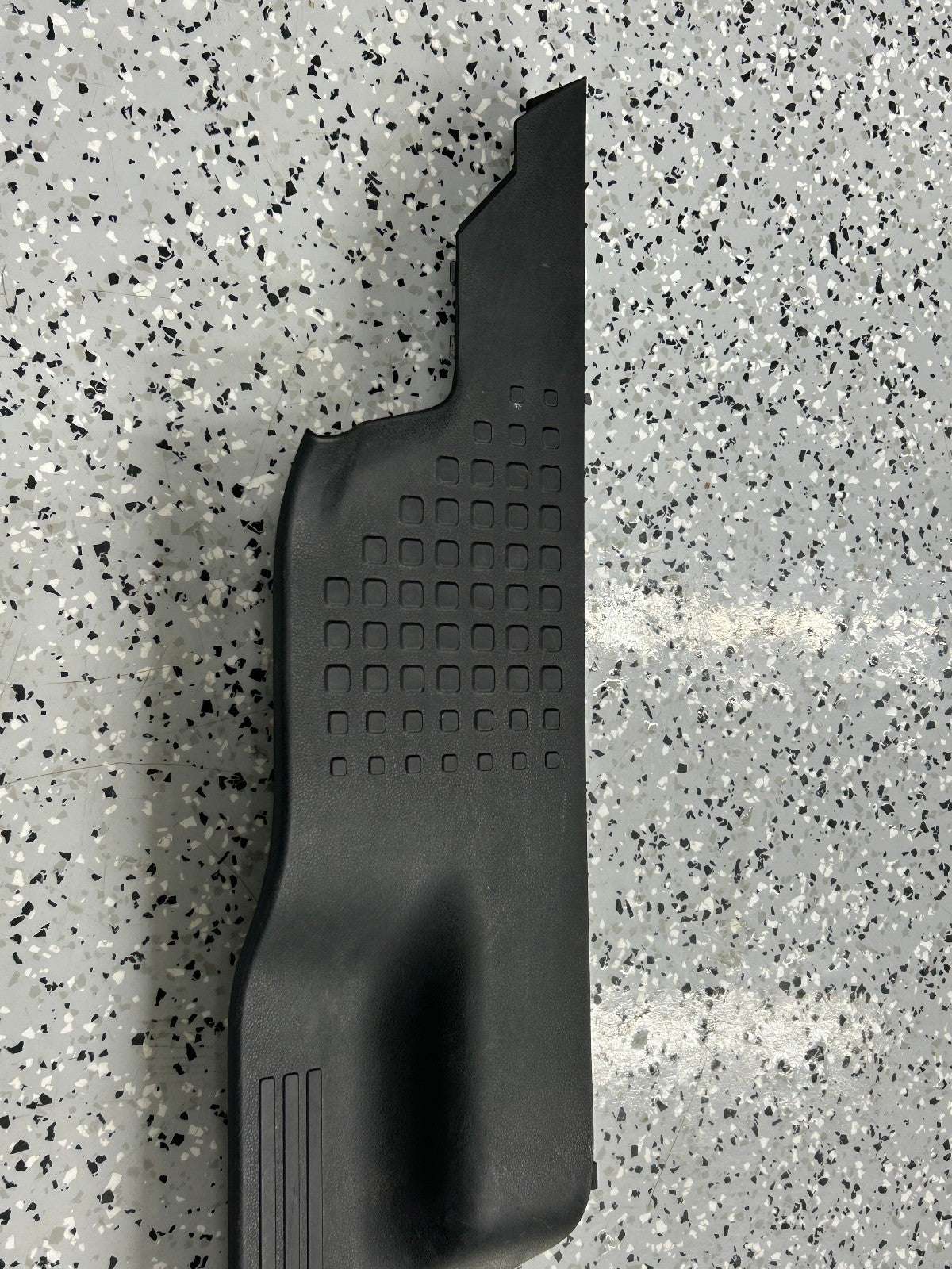 2009-2015 Honda Pilot Right Side Carpet Retainer Scuff Plate Garnish OEM