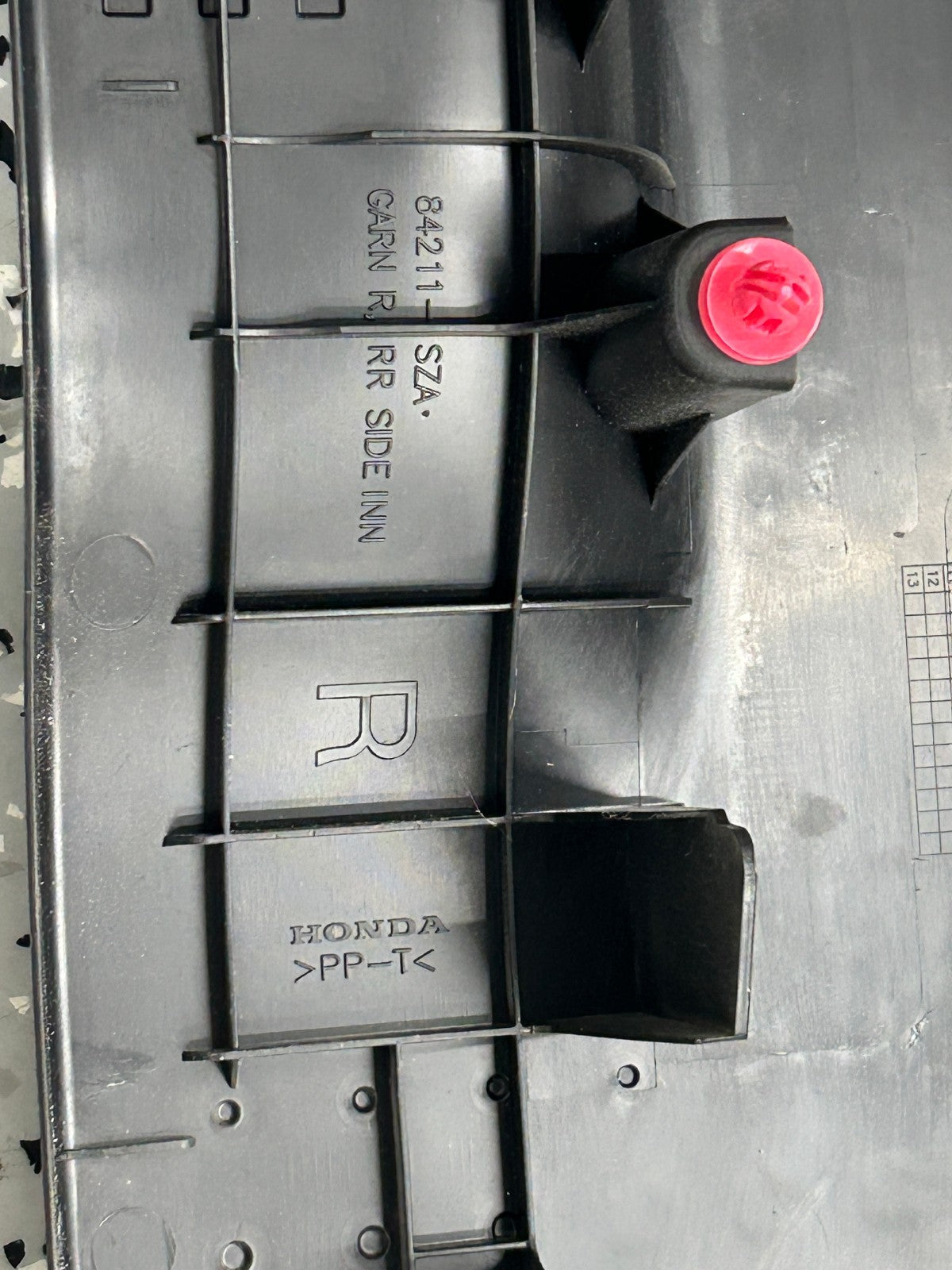 2009-2015 Honda Pilot Right Side Carpet Retainer Scuff Plate Garnish OEM