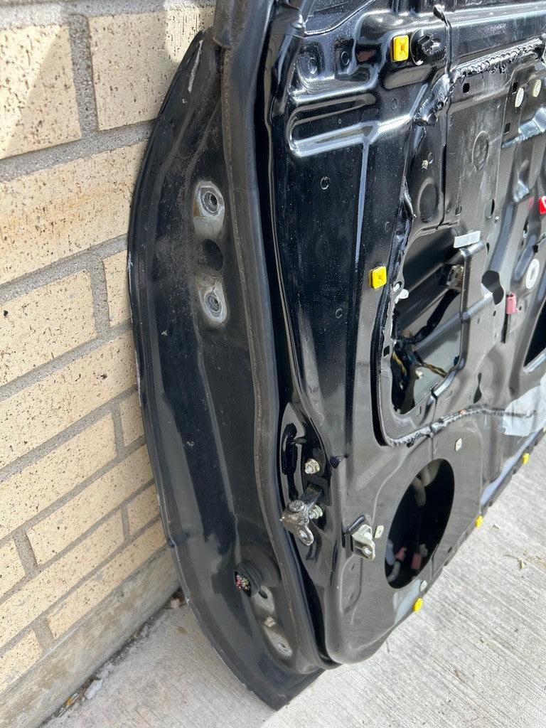 1999-2006 Lexus LX470 Door Shell Right Front Door Shell Black 6700260611