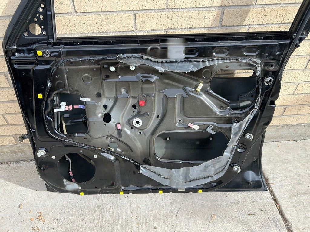 1999-2006 Lexus LX470 Door Shell Right Front Door Shell Black 6700260611