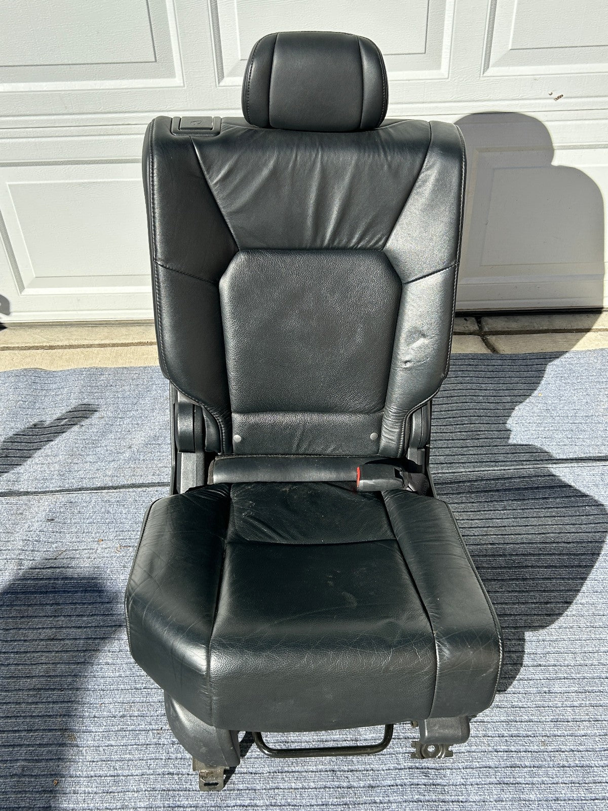 2009-2011 Honda Pilot Touring 2nd Row Right Leather Seat Right Black