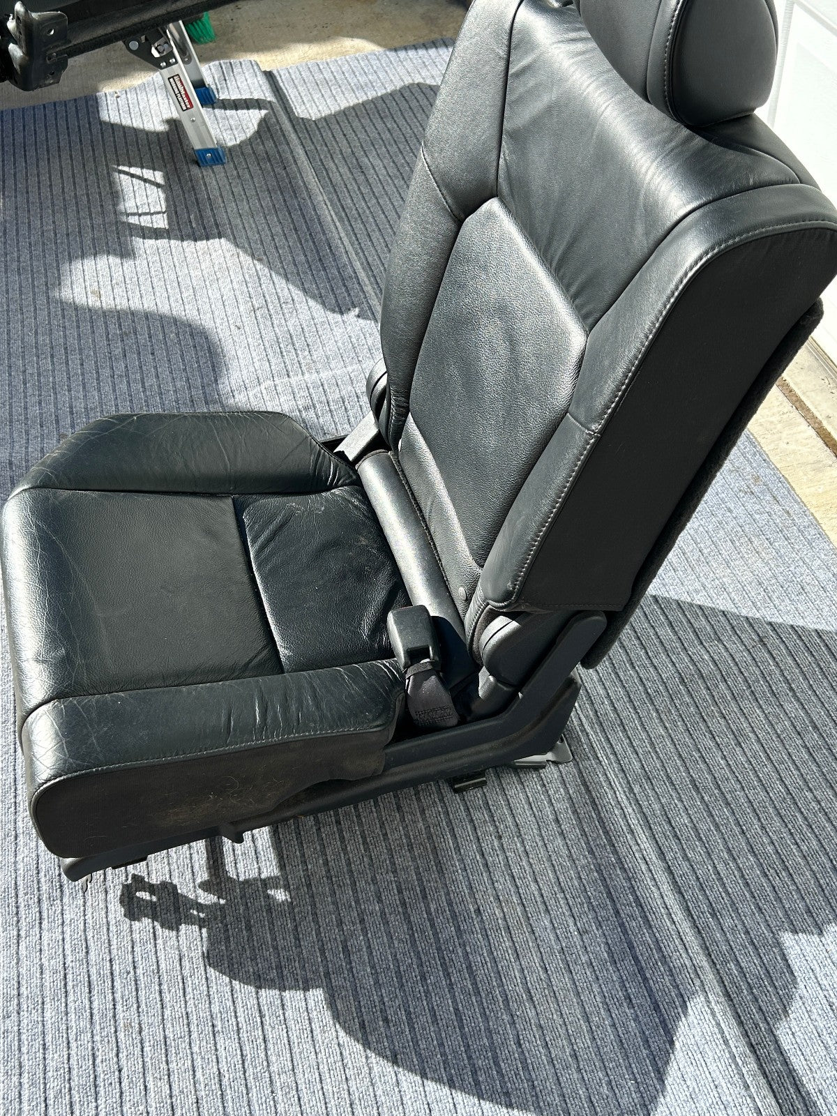 2009-2011 Honda Pilot Touring 2nd Row Right Leather Seat Right Black