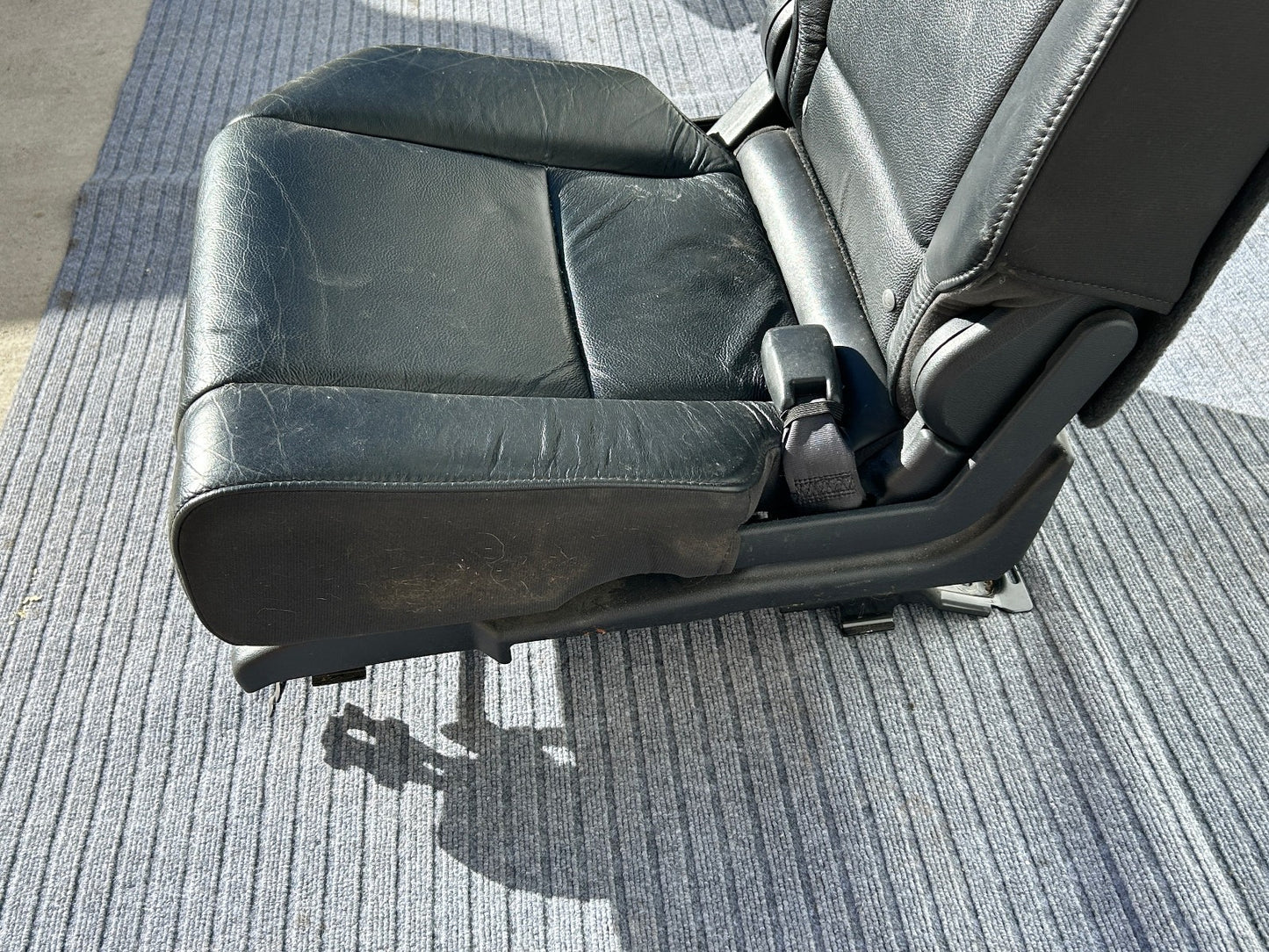 2009-2011 Honda Pilot Touring 2nd Row Right Leather Seat Right Black