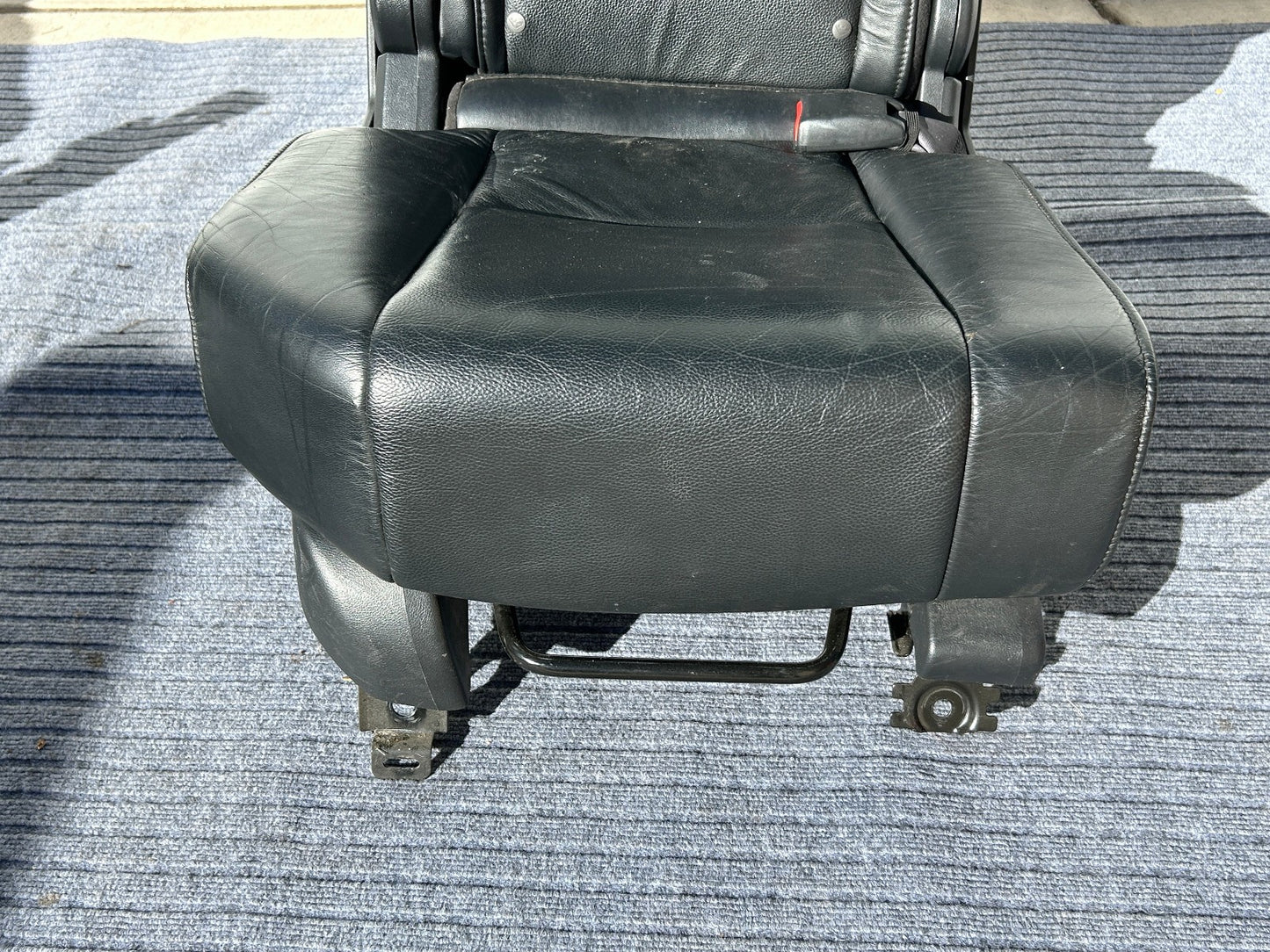 2009-2011 Honda Pilot Touring 2nd Row Right Leather Seat Right Black