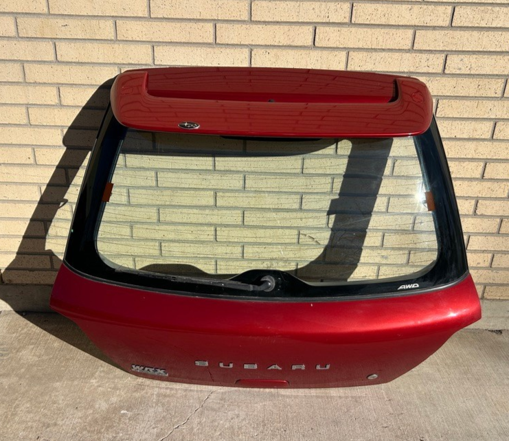 2005 Subaru Impreza WRX Wagon Hatch Trunk Liftgate Glass Spoiler Red Assembly