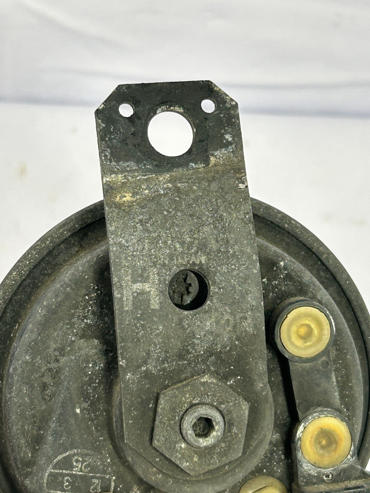 1990-1998 Toyota 4Runner High Pitch High Note Horn 86510-35050 OEM