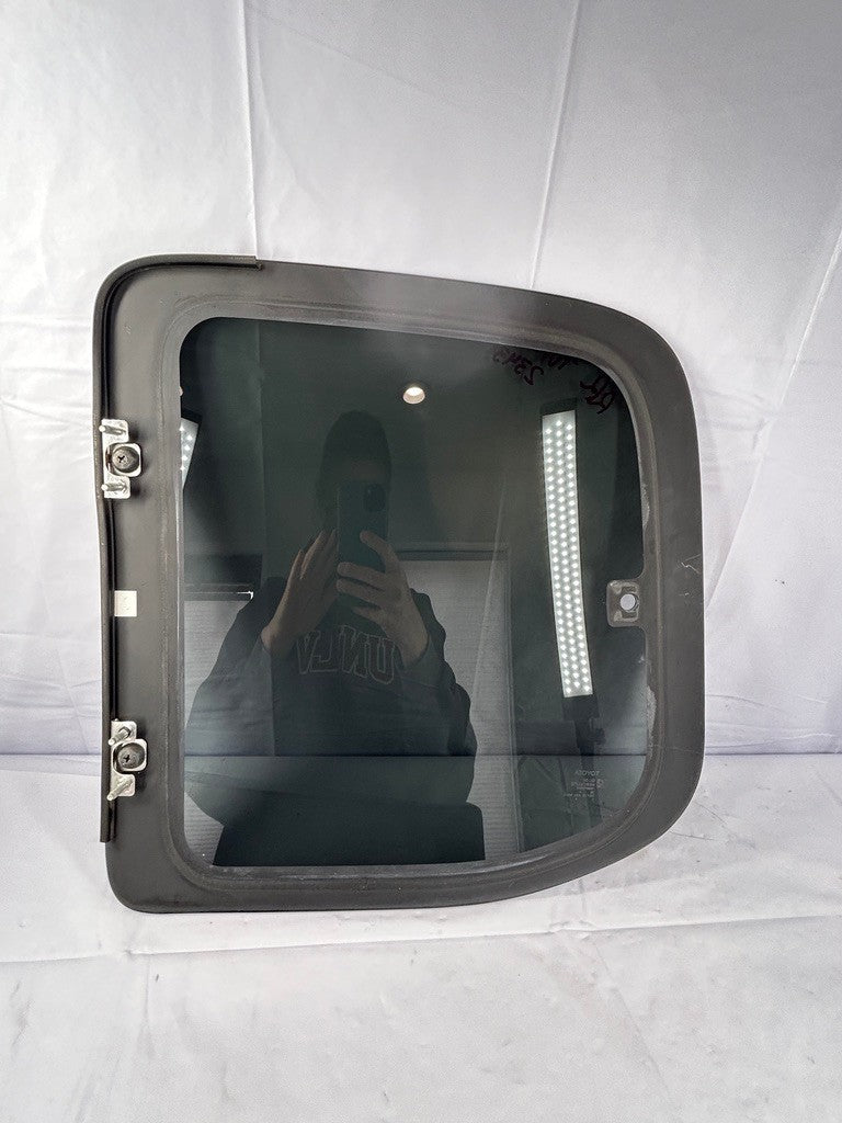 2000-2006 Toyota Tundra Extended Cab Right Rear Door Window Glass