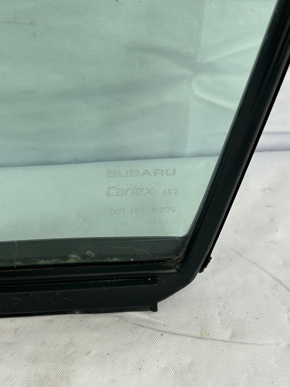 2015-2019 Subaru Outback Left-Side Front Door Partition Glass Window OEM