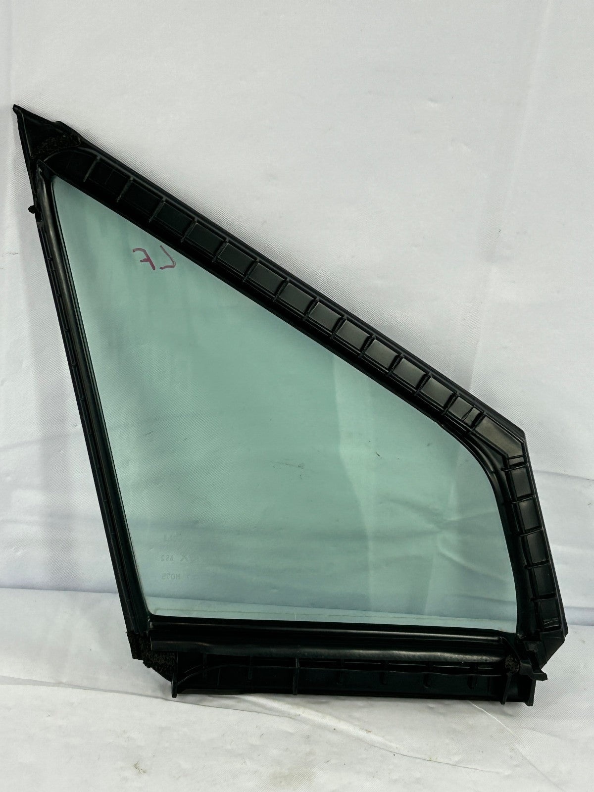2015-2019 Subaru Outback Left-Side Front Door Partition Glass Window OEM