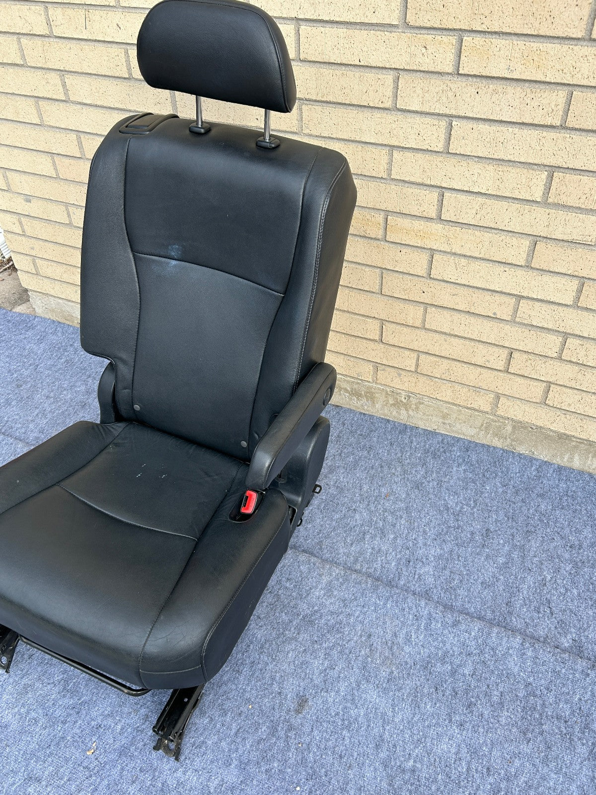 2008-2010 Toyota Highlander Right 2nd Row Seat Black Leather LA20 OEM
