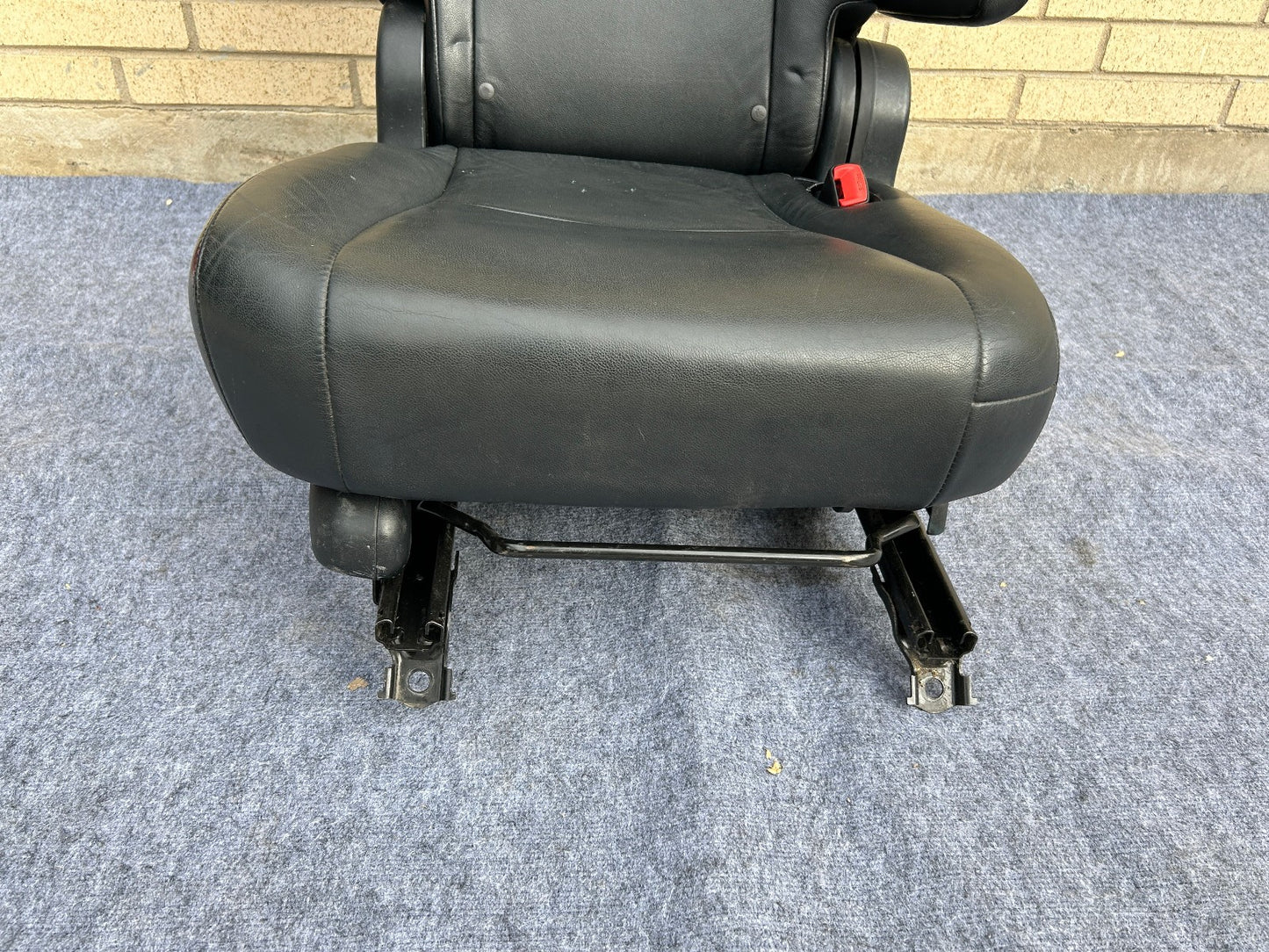 2008-2010 Toyota Highlander Right 2nd Row Seat Black Leather LA20 OEM