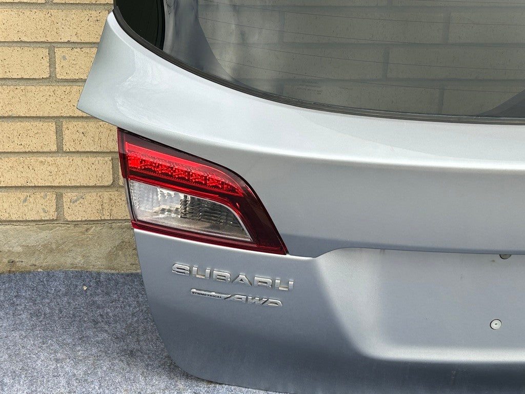 2015-2019 Subaru Outback Rear Liftgate Tailgate Complete Silver G1U OEM