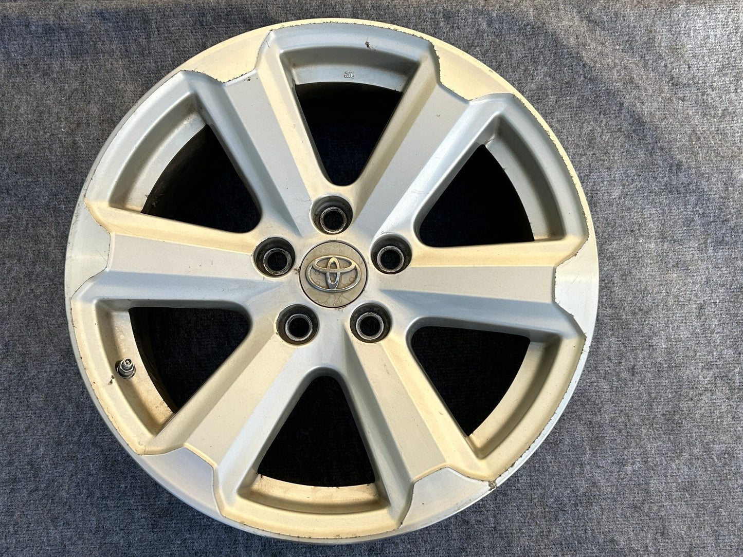 2008-2010 Toyota Highlander 17X7-1/2 Alloy Wheel 6 Spokes 426110E140 OEM