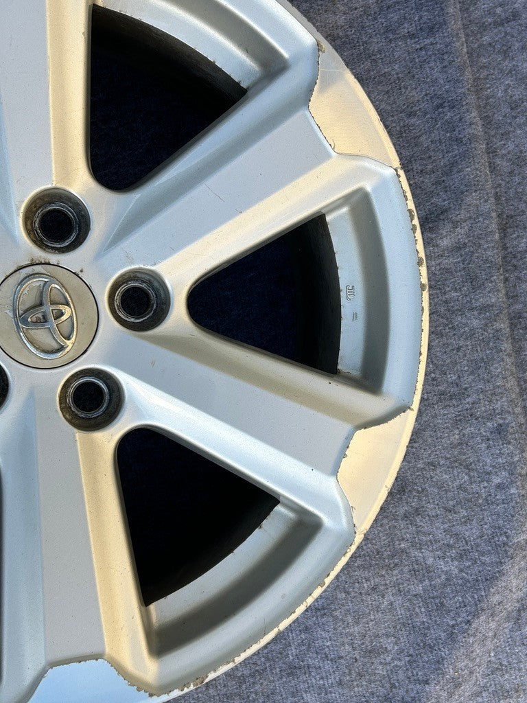 2008-2010 Toyota Highlander 17X7-1/2 Alloy Wheel 6 Spokes 426110E140 OEM