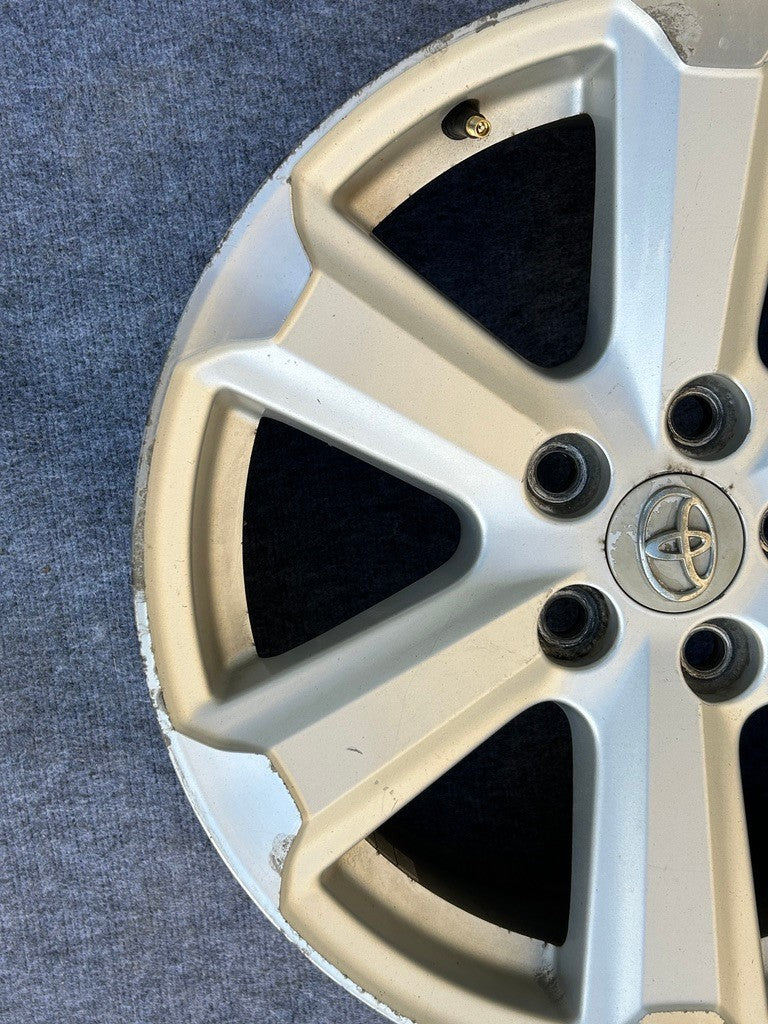 2008-2010 Toyota Highlander 17X7-1/2 Alloy Wheel 6 Spokes 426110E140 OEM
