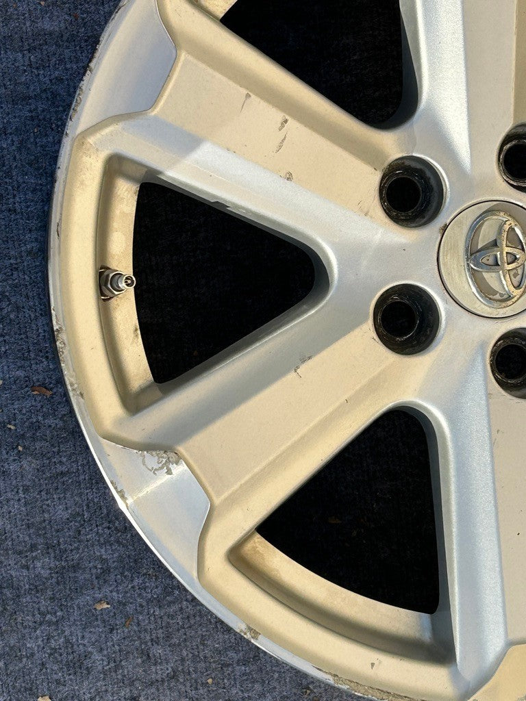 2008-2010 Toyota Highlander 17X7-1/2 Alloy Wheel 6 Spokes 426110E140 OEM