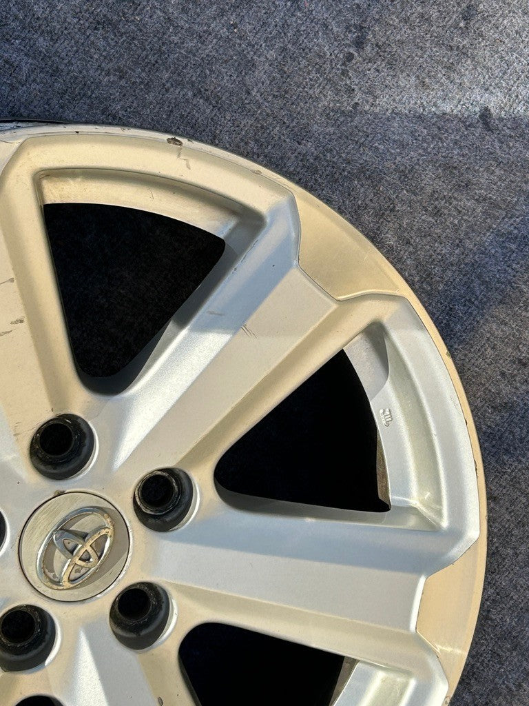 2008-2010 Toyota Highlander 17X7-1/2 Alloy Wheel 6 Spokes 426110E140 OEM