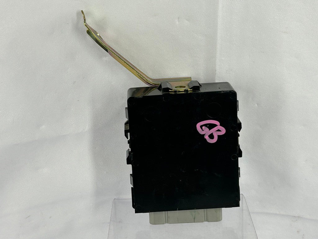 1998-2002 Lexus LX470 Running Light Relay Control Module 82642-30020 OEM