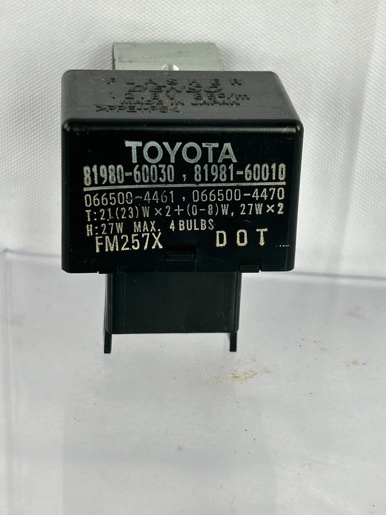 1998-2003 Lexus LX470 Turn Signal Flasher Relay 81980-60030 Assembly OEM
