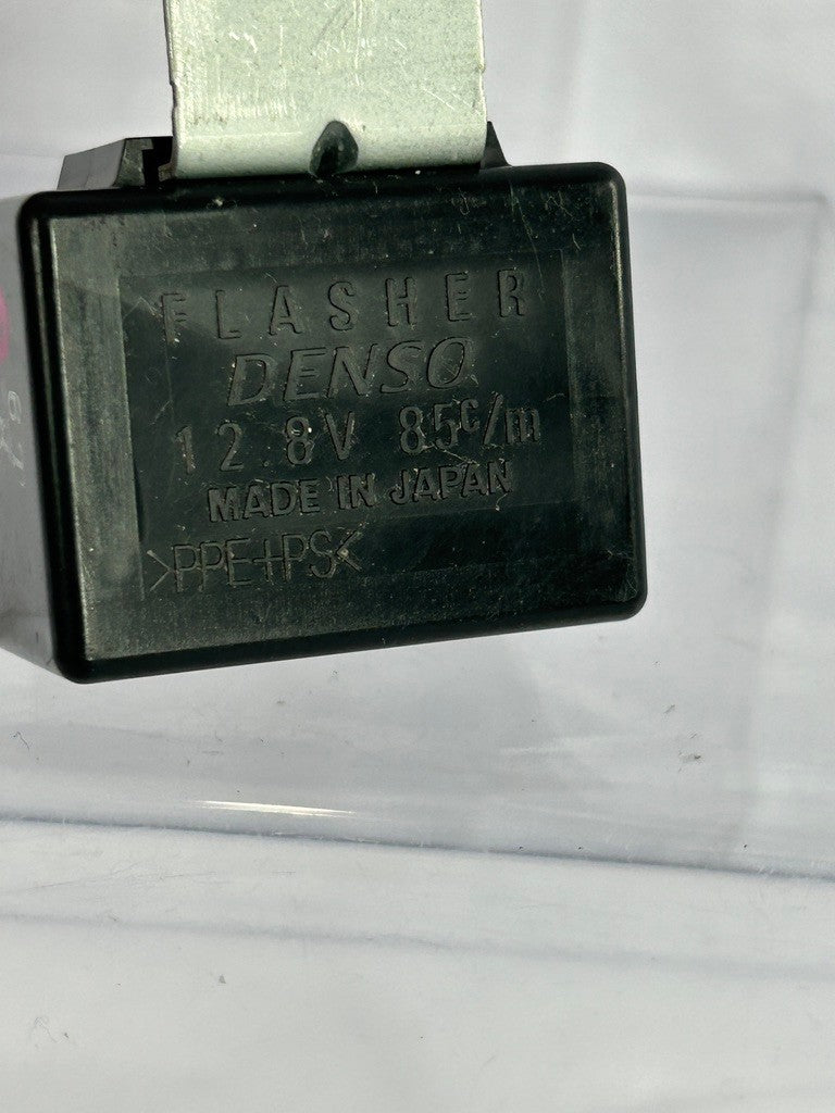 1998-2003 Lexus LX470 Turn Signal Flasher Relay 81980-60030 Assembly OEM