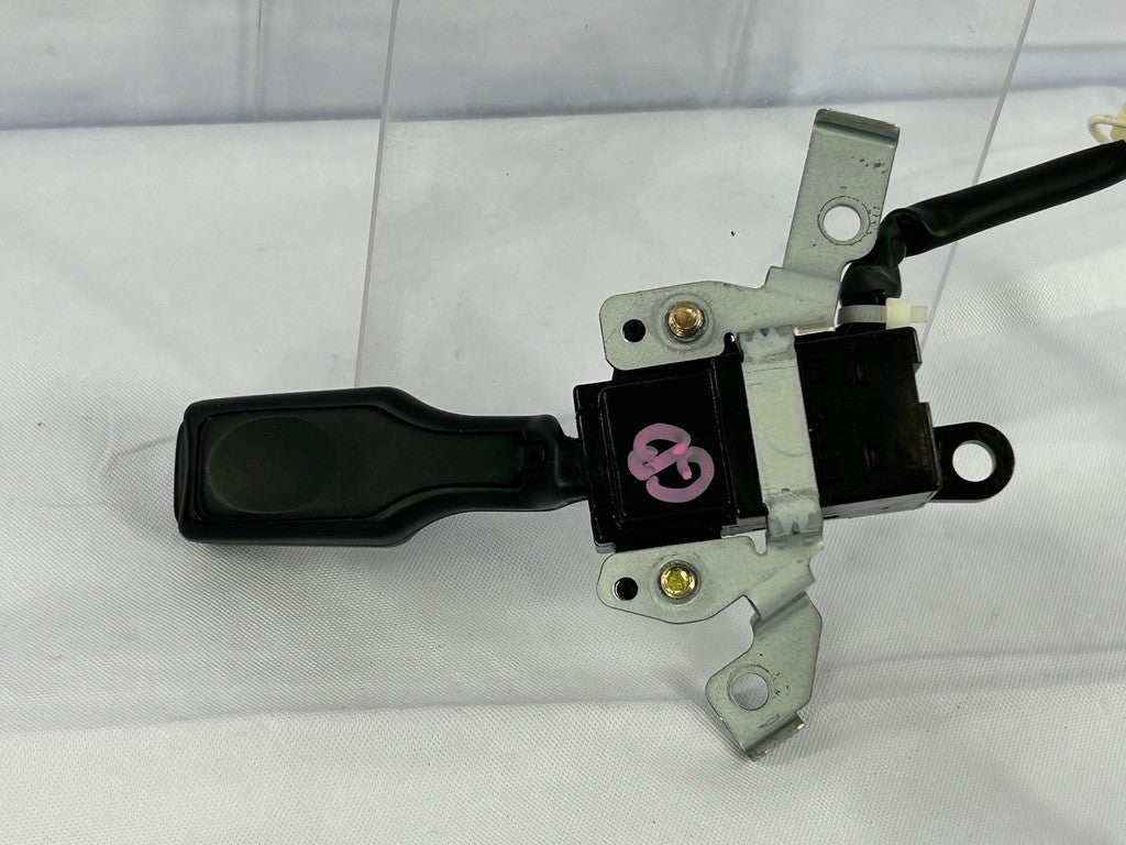 1998-2000 Lехus LX470 Steering Wheel Cruise Control Switch OEM