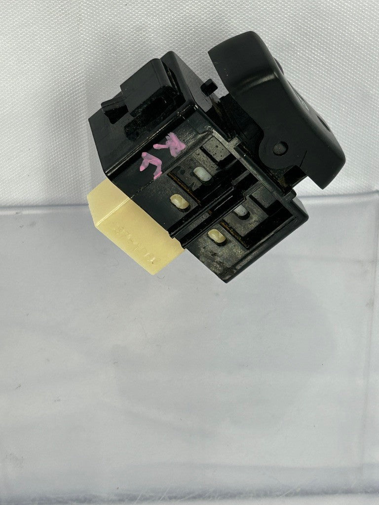 1998-2002 LX470 Front Right Passenger Door Lock Switch 8493006011 OEM