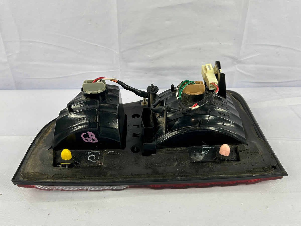 1998-2002 Lexus LX470 Rear Right Inner Taillight Tail Light Lamp OEM 8158060040