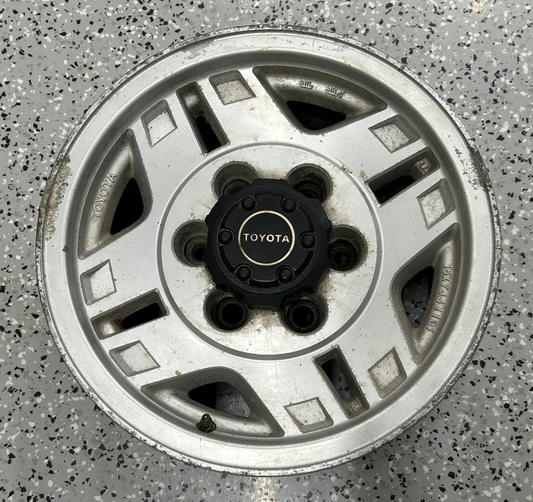 1991-1992 Toyota LAND CRUISER 15x7 Aluminum Alloy Silver 4 Double Spoke 69261