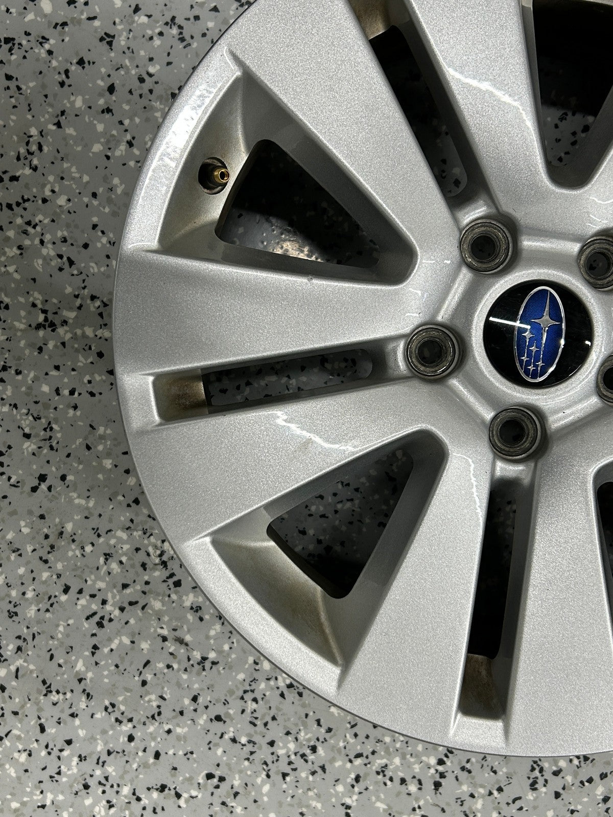 2015-2019 Subaru Outback Wheel 17x7 Aluminum Alloy Silver 5 V Spoke OEM