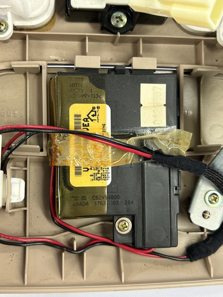 1998-2002 Lexus LX470 Overhead Console Dome Light Lamp Beige 63670-60040 OEM