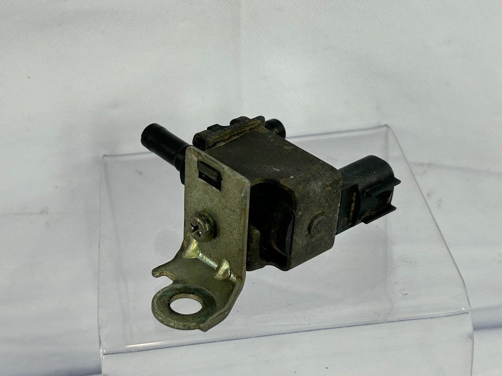 2000-2006 Lexus LX470 Vacuum Switch Valve 25860-50100 OEM