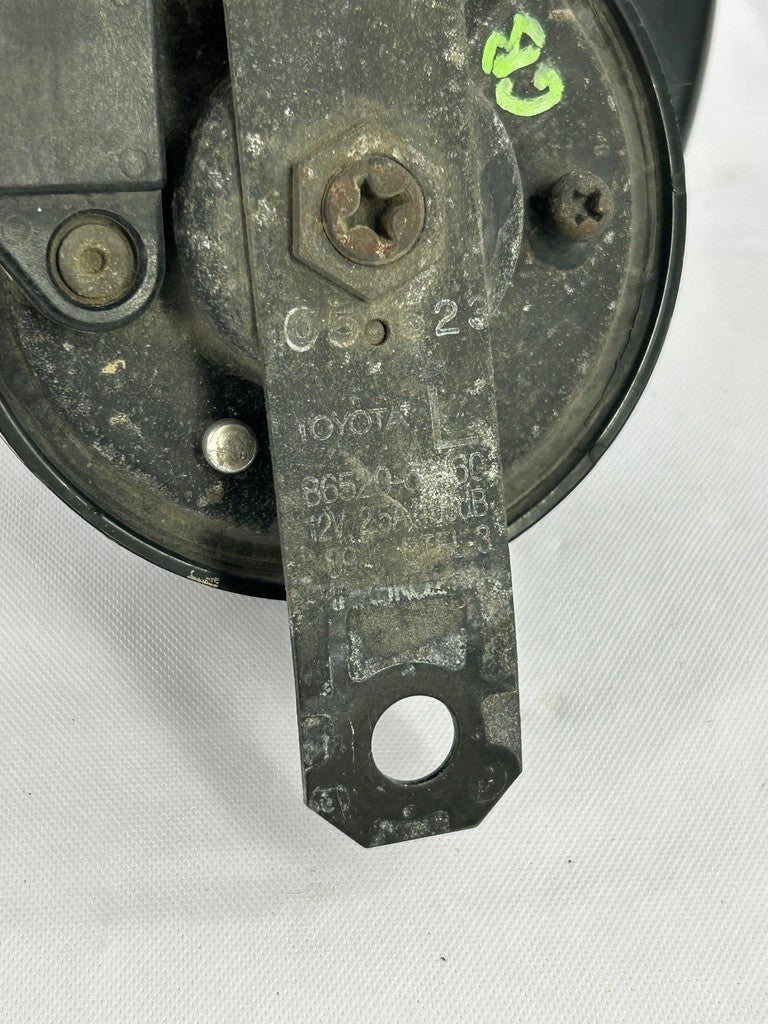 1998-2007 Lexus LX470 Low Note Horn OEM