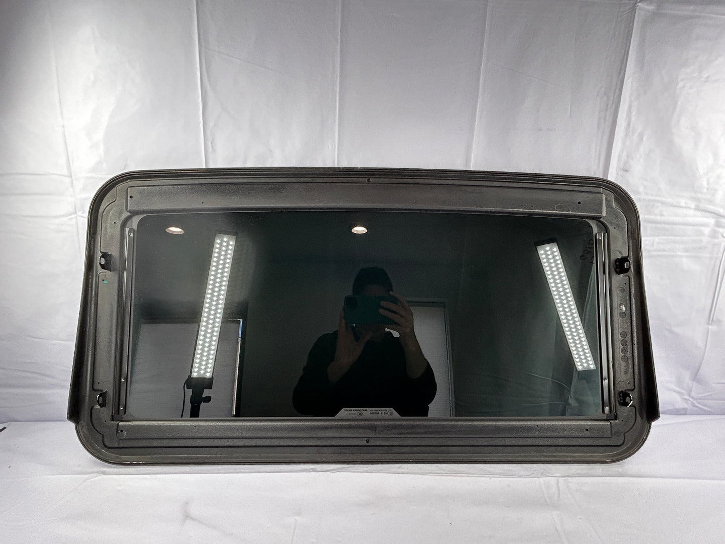 2006-2013 Land Rover Range Rover Sport L320 FRONT SUNROOF GLASS OEM LR044746