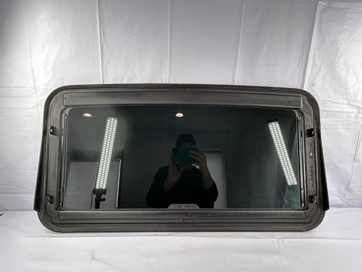 2006-2013 Land Rover Range Rover Sport L320 FRONT SUNROOF GLASS OEM LR044746