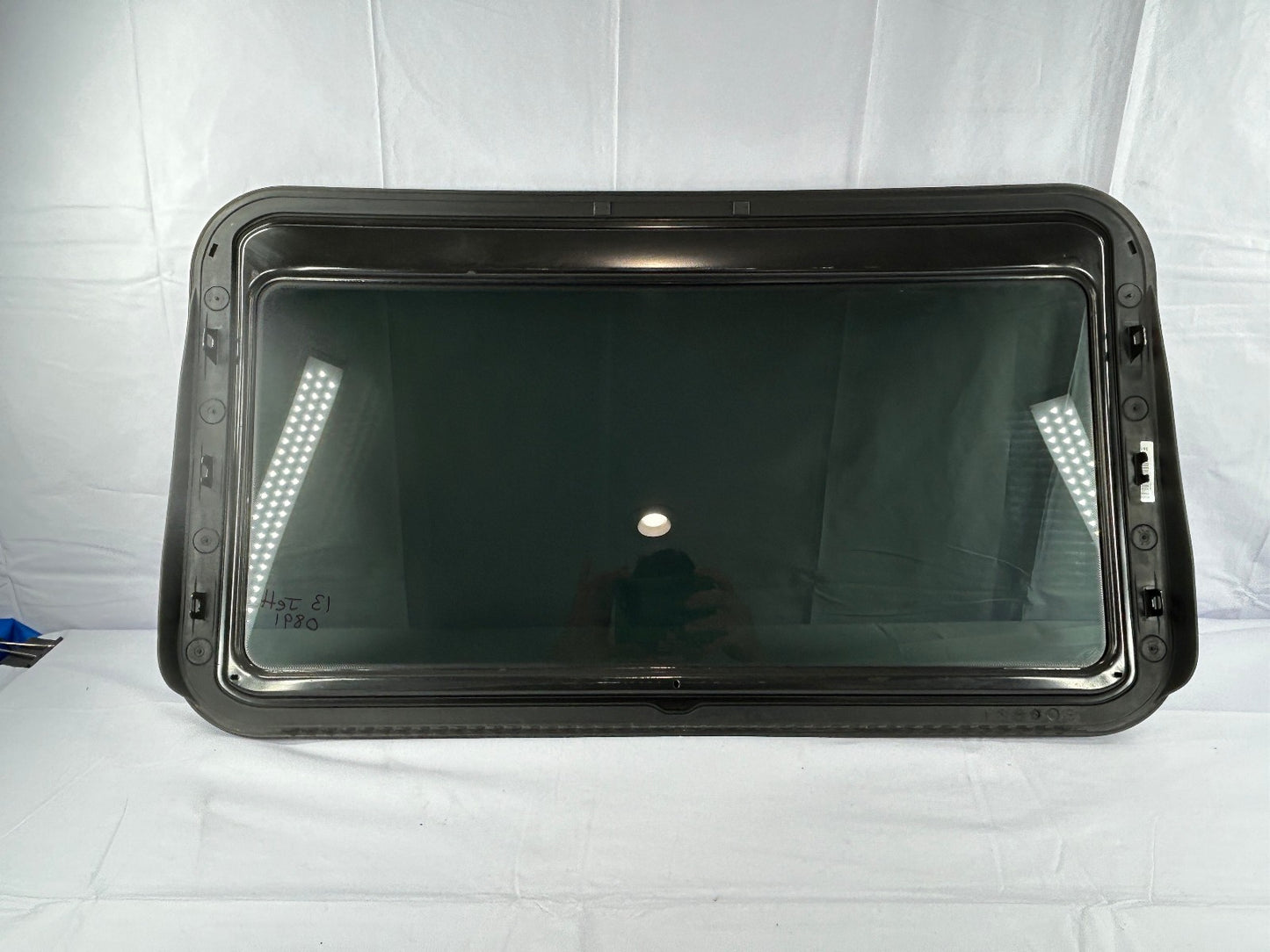 2011-2018 Volkswagen Jetta Roof Sunroof Window Glass 5C6877071A OEM