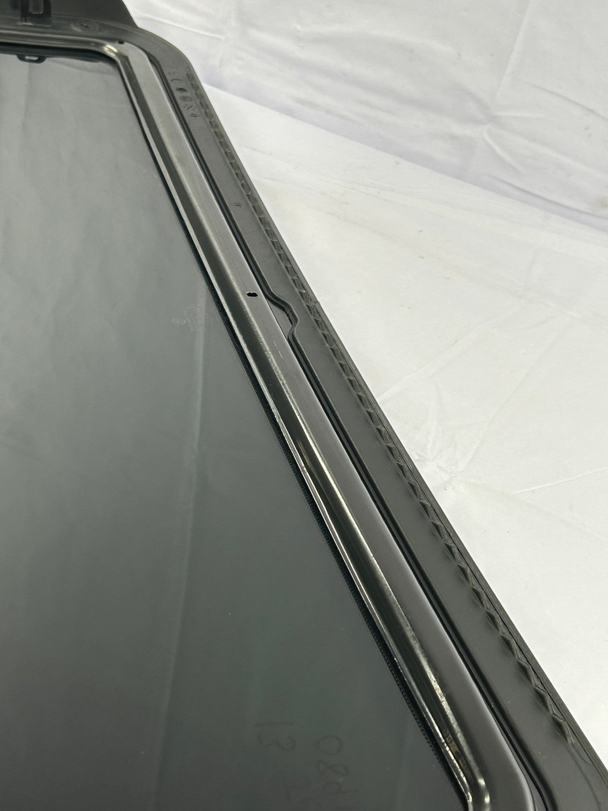 2011-2018 Volkswagen Jetta Roof Sunroof Window Glass 5C6877071A OEM