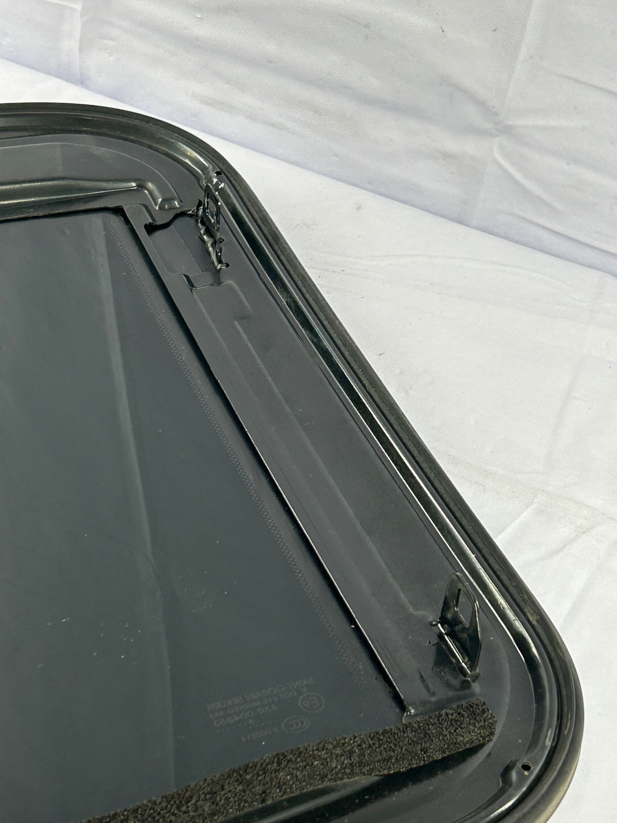 2005-2009 Subaru Legacy SEDAN Sunroof Moon Roof Glass Panel OEM 65430AG02A