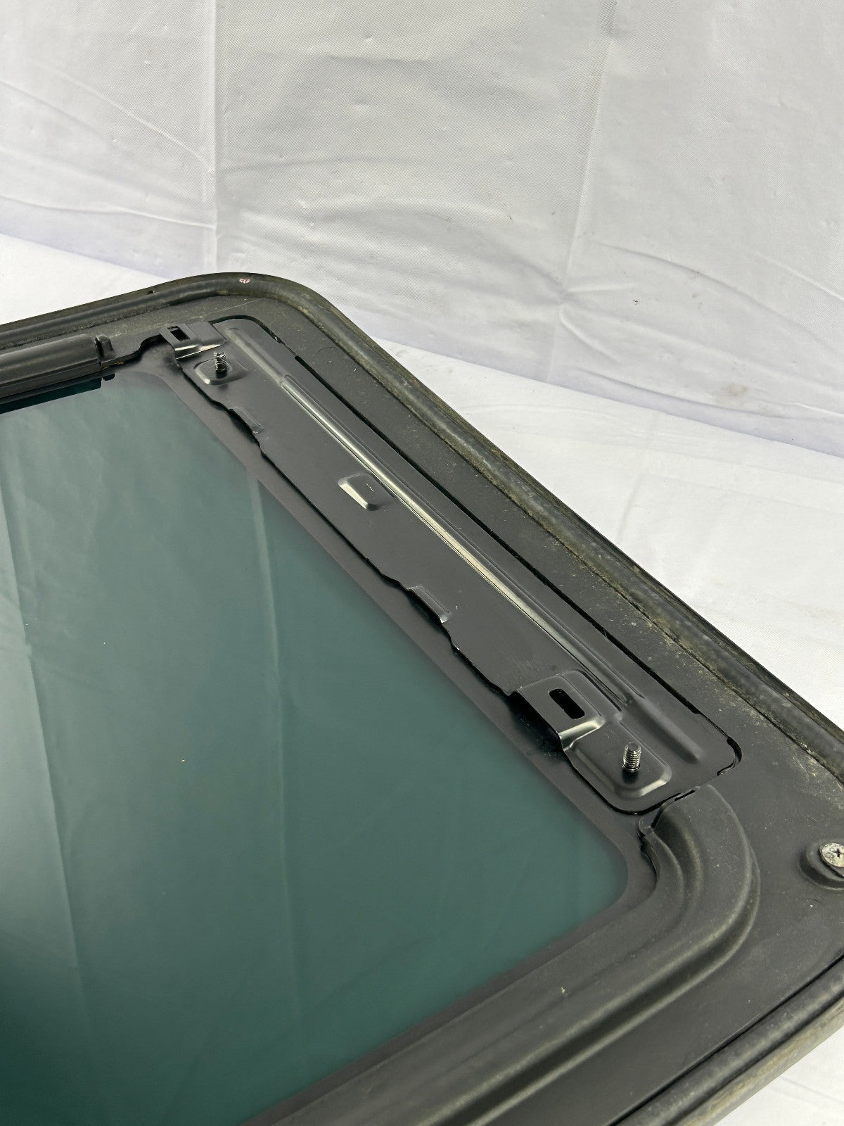 1996-2002 Toyota 4Runner Sunroof Glass Factory OEM 6320135040