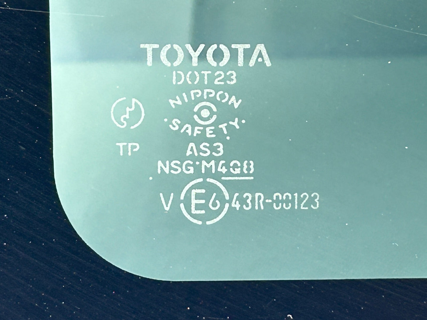 1996-2002 Toyota 4Runner Sunroof Glass Factory OEM 6320135040