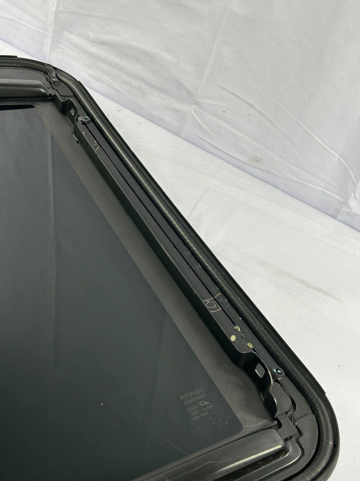 2001-2007 Toyota Sequoia Sunroof Glass Factory OEM 632040C010