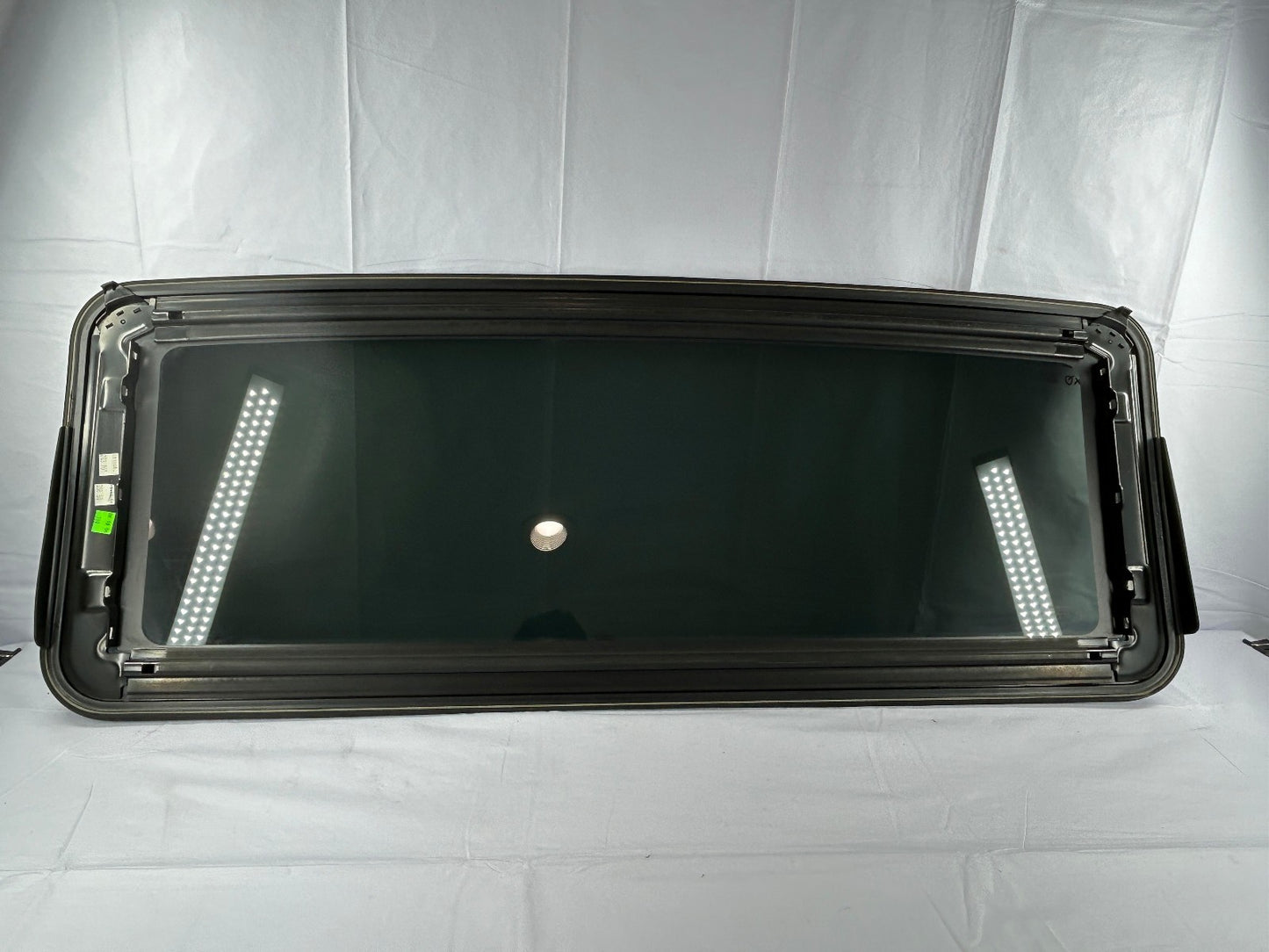 2004-2010 Infiniti QX56 Sunroof Moon Roof Window Glass OEM 912107S010