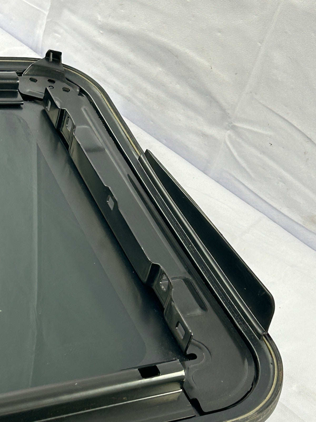 2004-2010 Infiniti QX56 Sunroof Moon Roof Window Glass OEM 912107S010