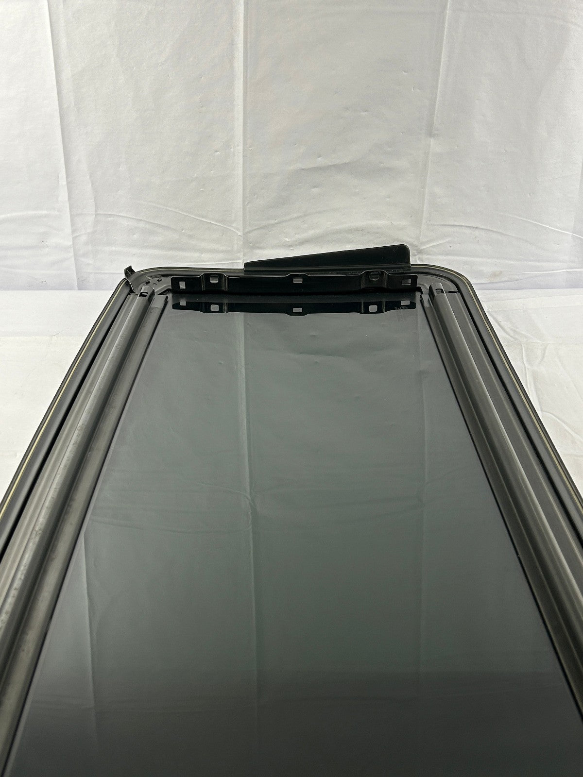2004-2010 Infiniti QX56 Sunroof Moon Roof Window Glass OEM 912107S010