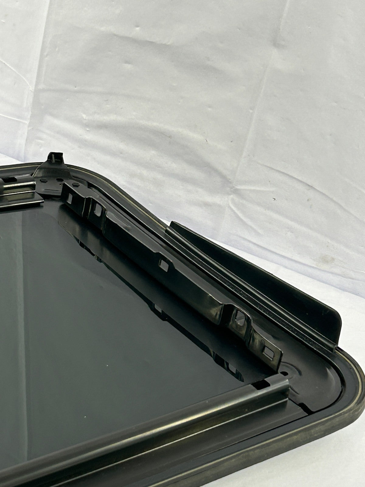 2004-2010 Infiniti QX56 Sunroof Moon Roof Window Glass OEM 912107S010