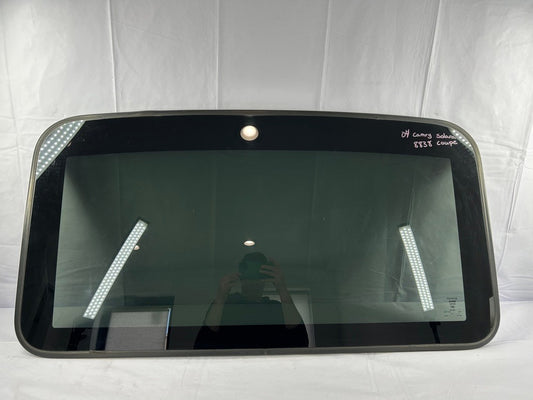 2004-2007 Toyota SOLARA Sunroof Glass Power Moonroof Glass Factory OEM