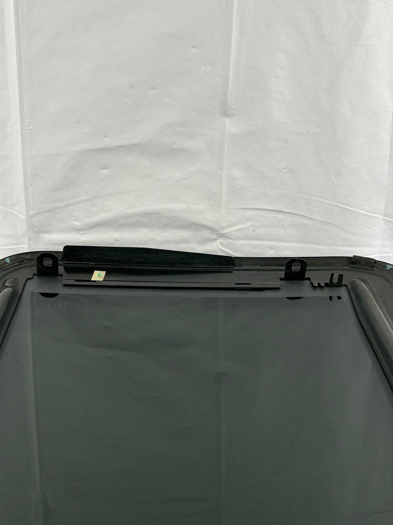 2004-2007 Toyota SOLARA Sunroof Glass Power Moonroof Glass Factory OEM