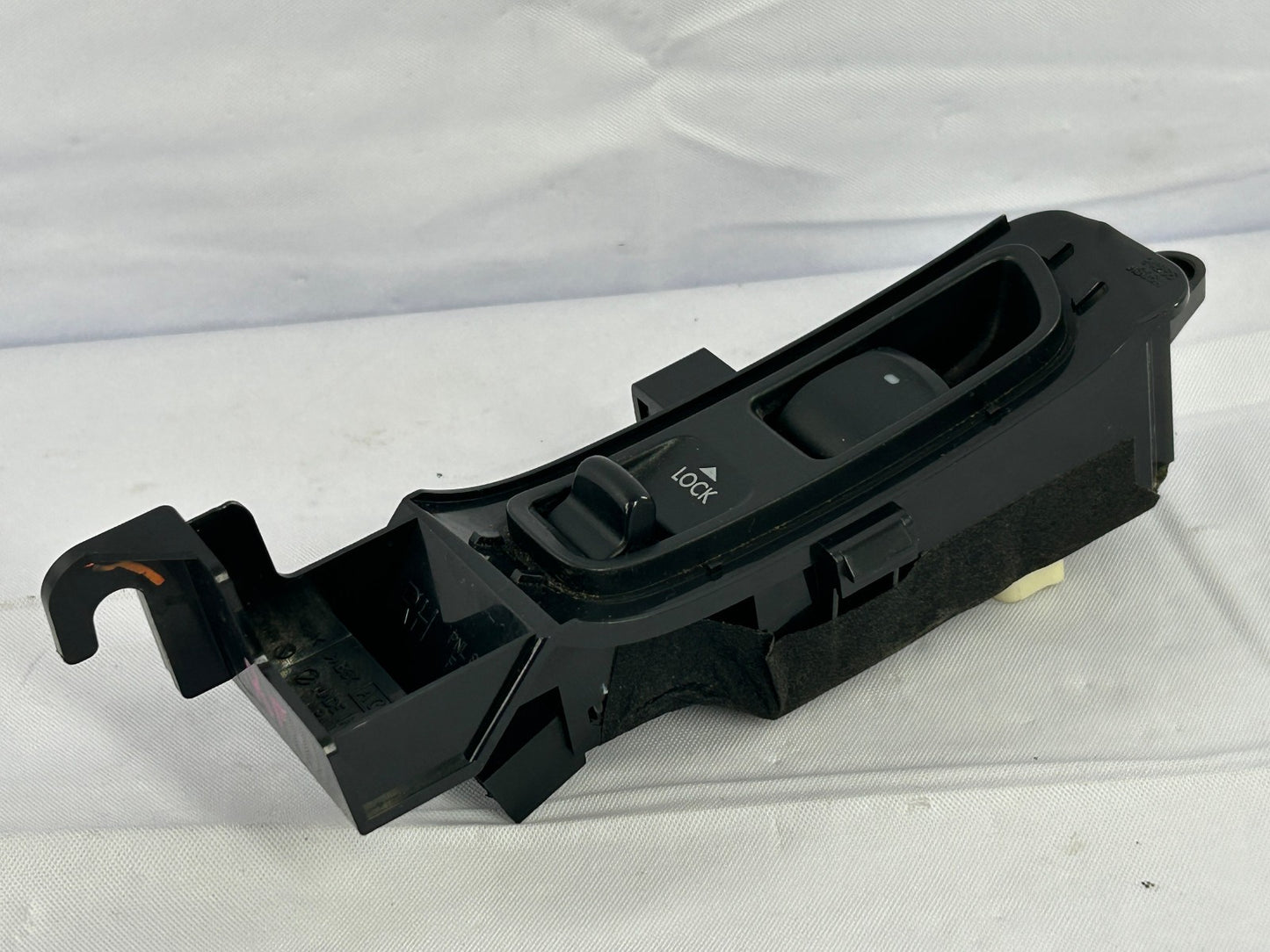 2005-2009 Subaru Legacy Outback Front Right Side Door Window Control Switch OEM