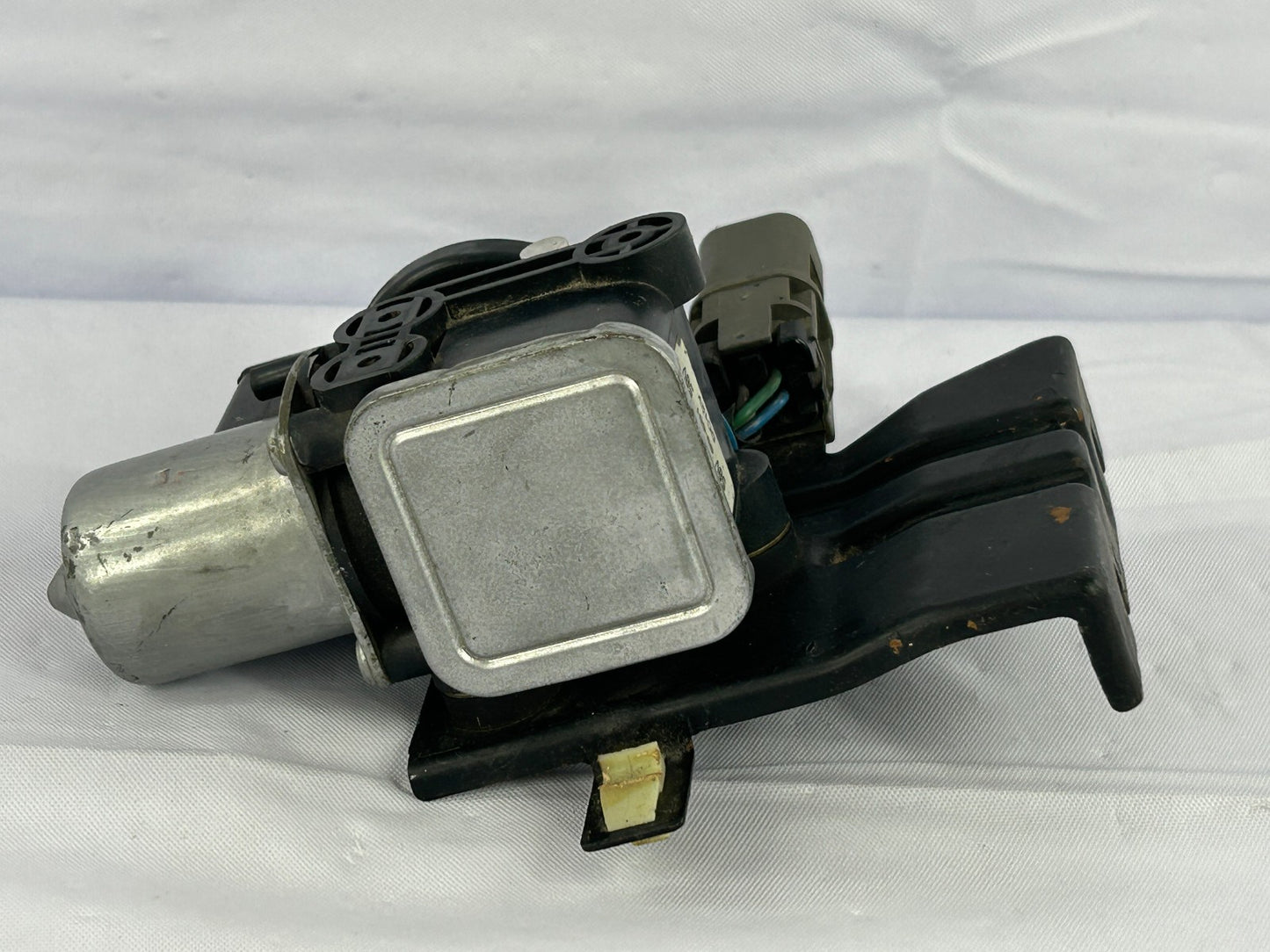 1995-1997 Subaru Legacy Cruise Control Pump Unit 87052AC010 OEM