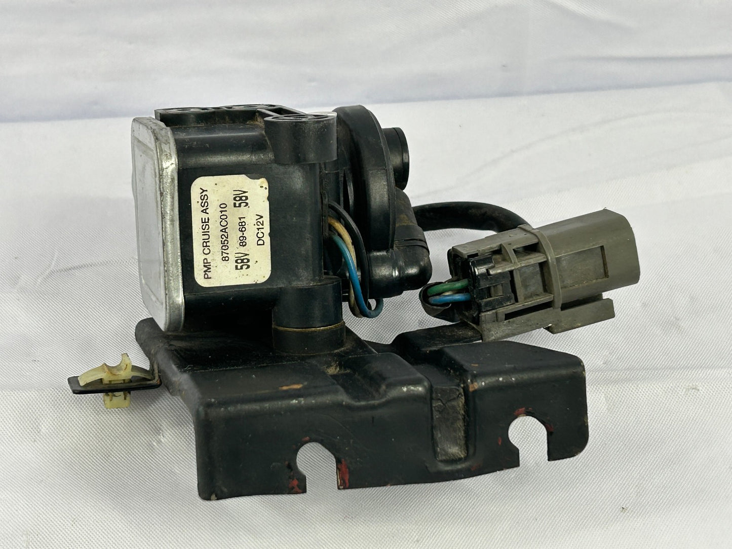 1995-1997 Subaru Legacy Cruise Control Pump Unit 87052AC010 OEM